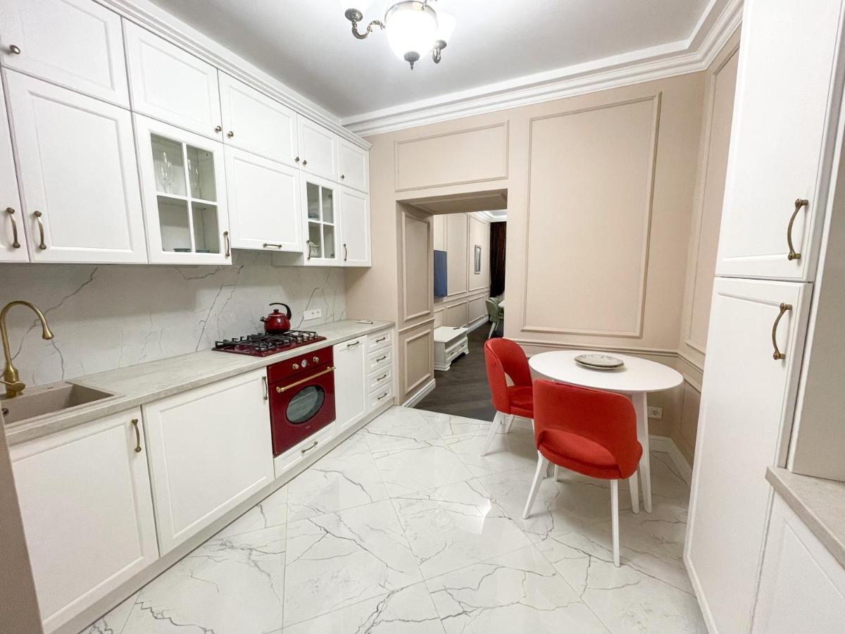 Apartment 39 Svobody Avenue Lviv Exterior photo